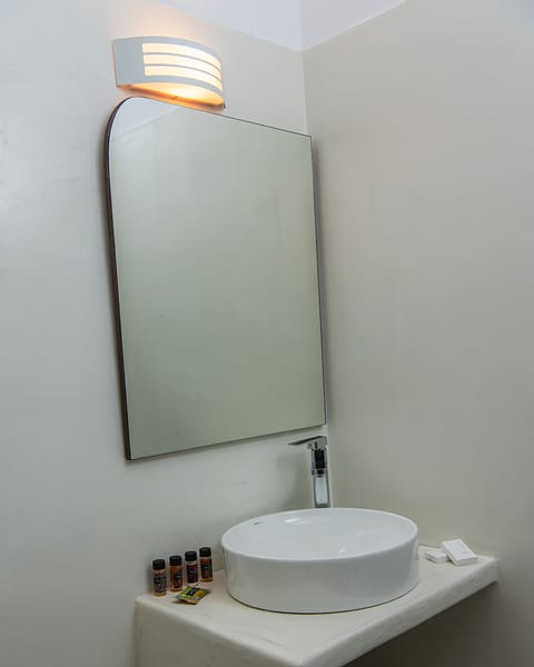 Double Room, City View | Bathroom sink