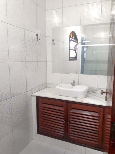 Superior Double Room | Bathroom | Shower, towels, soap, shampoo