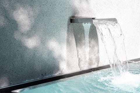 2 indoor pools, 2 outdoor pools, sun loungers