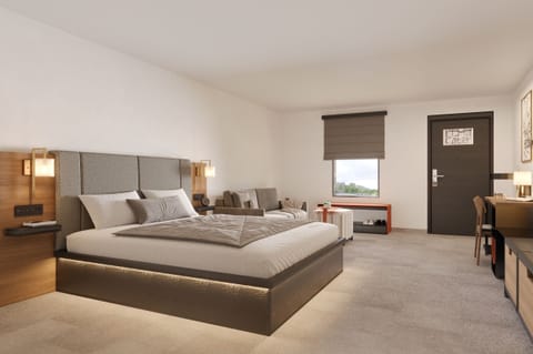 Comfort Room | In-room safe, desk, laptop workspace, free WiFi