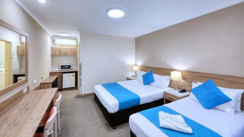 Deluxe Twin Room | Individually furnished, desk, laptop workspace, soundproofing