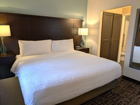 Suite, 1 Bedroom, Accessible, Kitchen (Roll-In Shower) | Premium bedding, desk, laptop workspace, blackout drapes