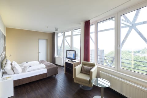 Junior Suite, 1 King Bed with Sofa bed | Hypo-allergenic bedding, minibar, in-room safe, desk