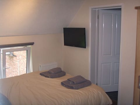 Double Room, Ensuite (Small)