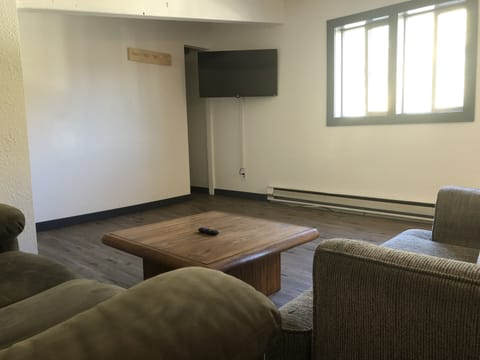 Kendall Mountain Suite | Living area