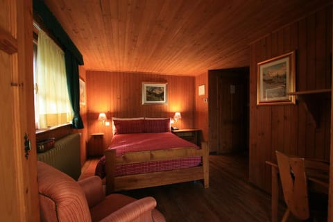 Family Room | In-room safe, blackout drapes, free WiFi, bed sheets