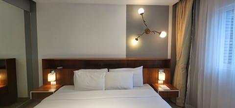 Standard Queen | Minibar, free WiFi, bed sheets