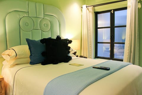 Standard Room | Egyptian cotton sheets, premium bedding, down comforters, in-room safe