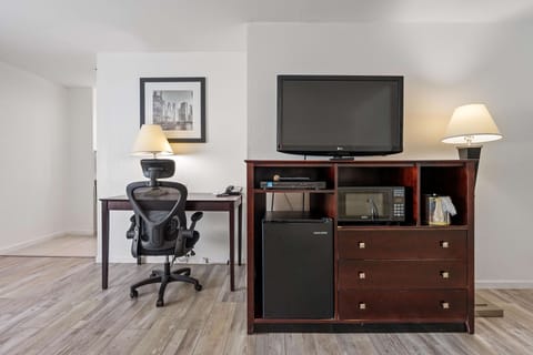 Egyptian cotton sheets, premium bedding, down comforters, pillowtop beds