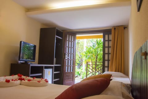 Deluxe Double Room, Balcony | Minibar, individually furnished, desk, free WiFi