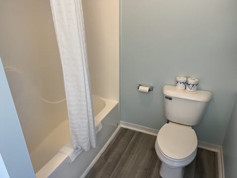 Standard Suite, 1 King Bed (No pets allowed) | Bathroom | Shower, towels