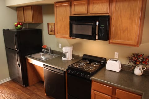 Standard Suite, 2 Twin Beds, Accessible | Private kitchen | Fridge, microwave, stovetop, dishwasher