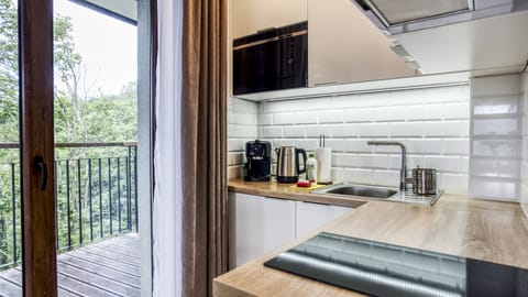 Apartment (3093) | Private kitchenette | Fridge, stovetop, dishwasher, coffee/tea maker