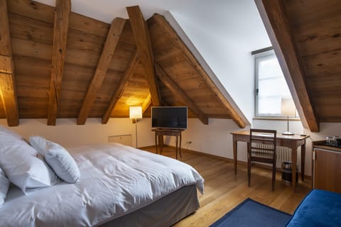 Exclusive Double Room | Free minibar, in-room safe, desk, laptop workspace