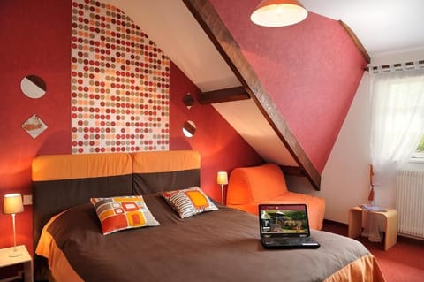 Premium bedding, in-room safe, soundproofing, rollaway beds