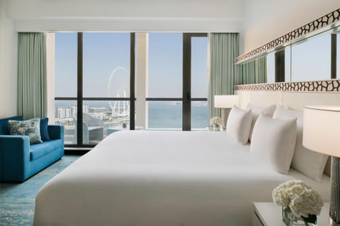 Ain Dubai View Room-Full Sea View with Balcony | Minibar, in-room safe, desk, laptop workspace