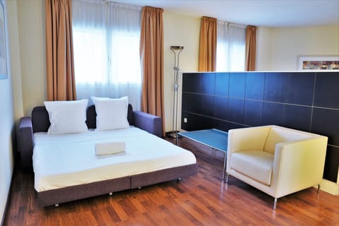 Down comforters, minibar, desk, laptop workspace