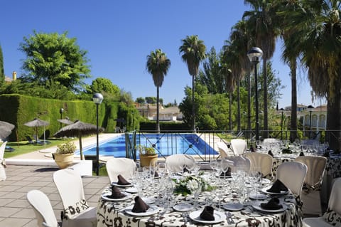 Outdoor pool, pool umbrellas