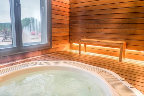 Indoor spa tub