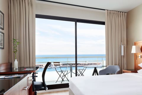 Superior Room, 1 King Bed, Non Smoking, Sea View (Balcony) | Premium bedding, in-room safe, laptop workspace, soundproofing