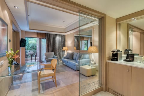 Executive Suite Park | 1 bedroom, Egyptian cotton sheets, premium bedding, minibar