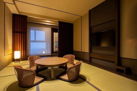 Deluxe Japanese Style Room with Private Onsen, Non Smoking 【Mt.Yotei View】 | In-room safe, free WiFi, bed sheets