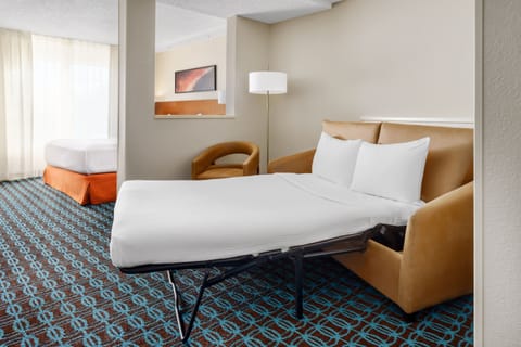 Premium bedding, in-room safe, desk, laptop workspace