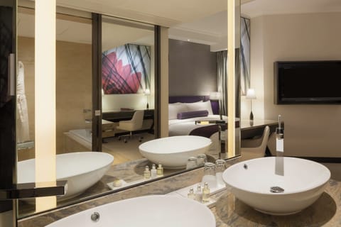 Continental Superior Suite with The Continental Club Lounge Access | Free minibar, in-room safe, desk, blackout drapes