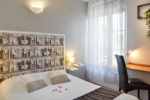 Standard Room | Desk, laptop workspace, blackout drapes, free WiFi