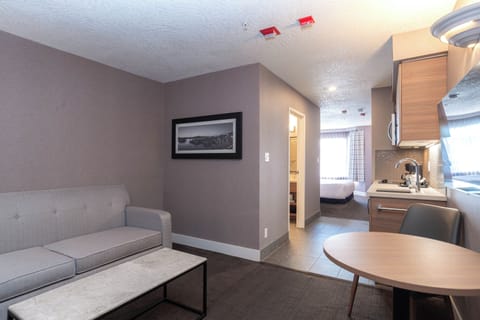 Standard Suite, 1 King Bed with Sofa bed, Kitchenette | In-room safe, desk, iron/ironing board, free WiFi