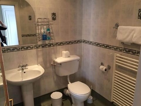 Standard Twin Room, Ensuite | Bathroom