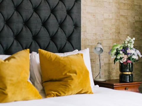 Classic Double Room | Individually decorated, desk, iron/ironing board, free WiFi