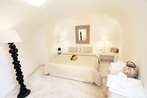 Suite, Hot Tub, Sea View (Olive Cave) | Egyptian cotton sheets, premium bedding, down comforters