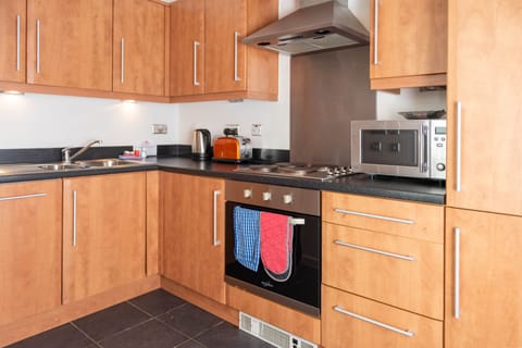 Apartment, 1 Bedroom | Private kitchen | Fridge, microwave, oven, dishwasher