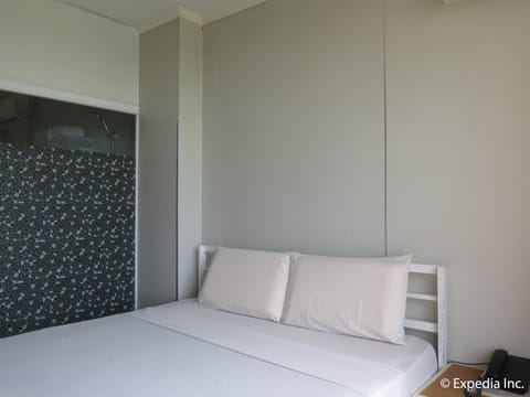 Deluxe Room | In-room safe, desk, soundproofing, free WiFi