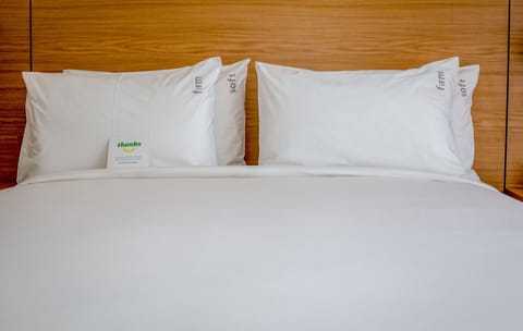 Standard Room | Premium bedding, pillowtop beds, in-room safe, individually decorated