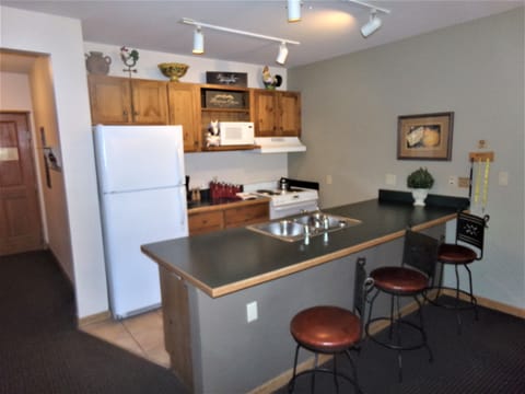 Condo, Multiple Beds, Mountain View (Black Bear 2 Bed 2 Bath BBCS) | Private kitchen | Fridge, microwave, oven, coffee/tea maker