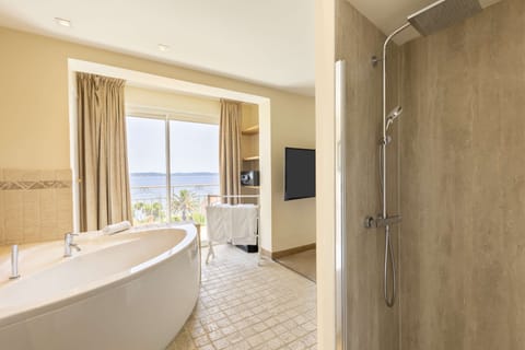 Suite, 1 King Bed, Terrace, Sea View | Premium bedding, pillowtop beds, minibar, in-room safe