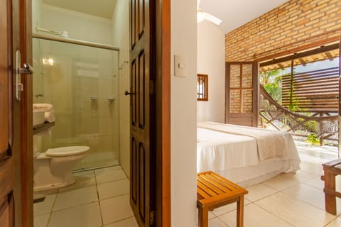 Double Garden | Bathroom | Shower, hair dryer, towels, soap