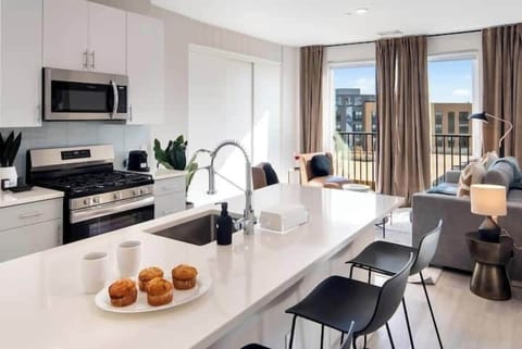 Executive Apartment, 2 Bedrooms, Kitchen | Private kitchen | Full-size fridge, microwave, oven, stovetop