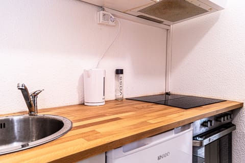 Apartment | Private kitchen | Fridge, oven, stovetop, electric kettle