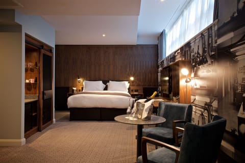 Best - Junior Suite | In-room safe, soundproofing, iron/ironing board, free WiFi