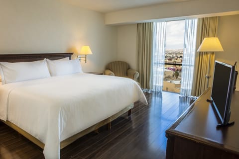 In-room safe, desk, iron/ironing board, free WiFi