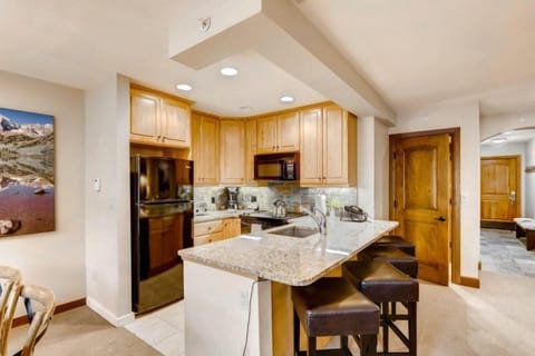 Condo (Vail_Lion_Square_550S) | Private kitchen