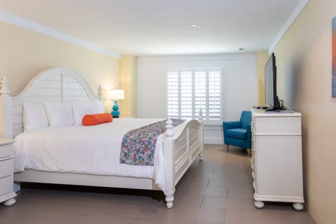 Superior Room, 1 King Bed, Harbor View | In-room safe, desk, blackout drapes, iron/ironing board