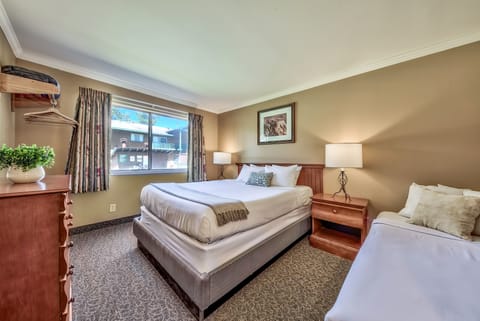 Deluxe Suite, 2 Bedrooms, Poolside | In-room safe, desk, iron/ironing board, free cribs/infant beds