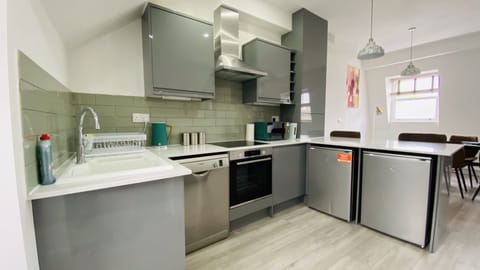 Superior Apartment | Private kitchen | Full-size fridge, microwave, oven, dishwasher