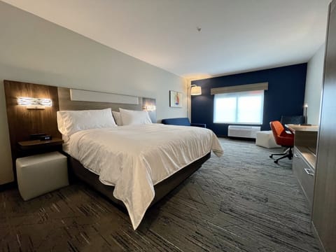 Suite, 1 King Bed, Accessible (Mobility, Accessible Tub) | In-room safe, desk, laptop workspace, blackout drapes