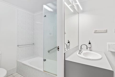 Standard Family Room | Bathroom | Shower, free toiletries, hair dryer, towels