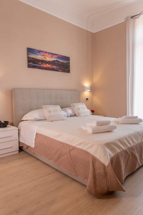 Deluxe Double or Twin Room | In-room safe, desk, soundproofing, cribs/infant beds